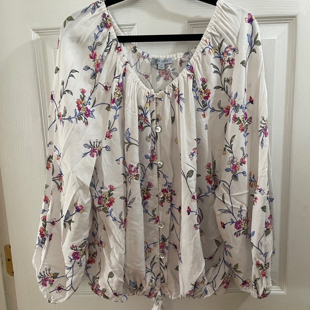 Flowery women’s rayon top with elastic neckline and bottom